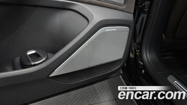 Audi A8 2020 — Photo 37/38