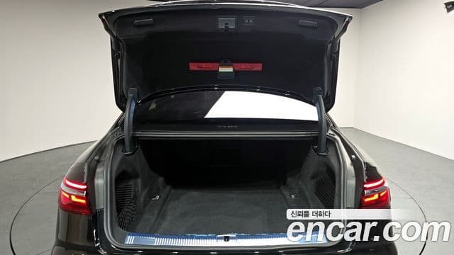 Audi A8 2020 — Photo 25/38