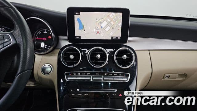 Mercedes-Benz C-Class 2018 — Şəkil 7/20