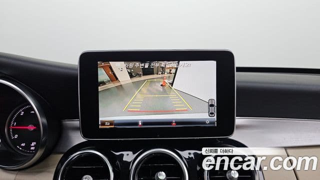 Mercedes-Benz C-Class 2018 — Şəkil 19/20