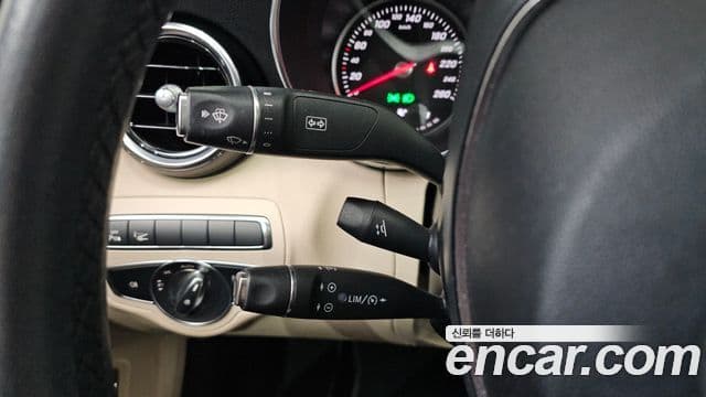 Mercedes-Benz C-Class 2018 — Şəkil 14/20
