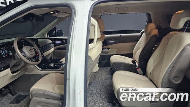 Kia Carnival 2021 — Şəkil 17/20