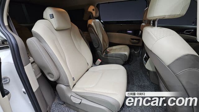 Kia Carnival 2021 — Şəkil 19/20