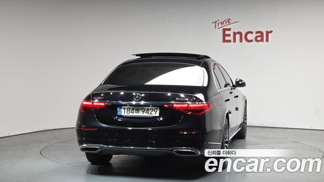 Mercedes-Benz S-Class 2022 — Photo 13/36