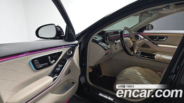 Mercedes-Benz S-Class 2022 — Photo 6/36