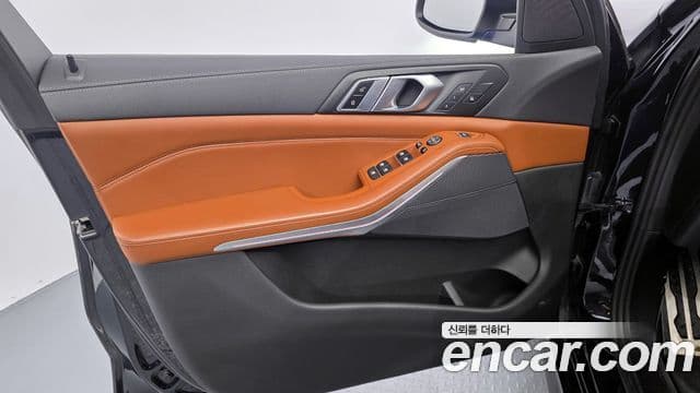 BMW X5 2022 — Photo 13/32