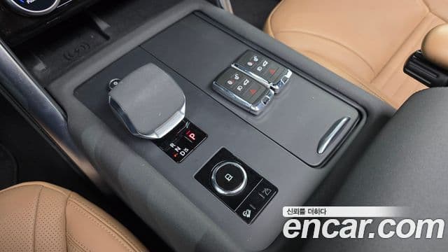 Land Rover Discovery 5 2023 — Фото 9/20
