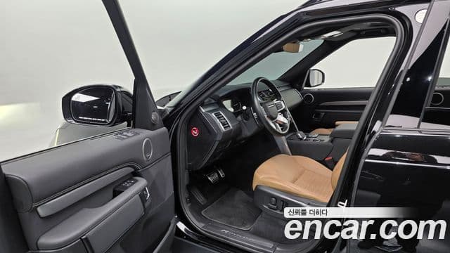 Land Rover Discovery 5 2023 — Фото 10/20