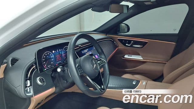 Mercedes-Benz E-Class 2024 — ფოტო 4/17