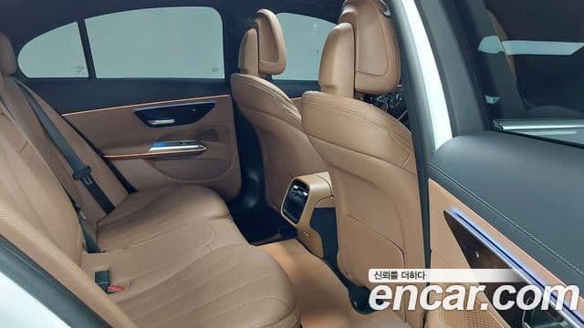 Mercedes-Benz E-Class 2024 — ფოტო 14/17