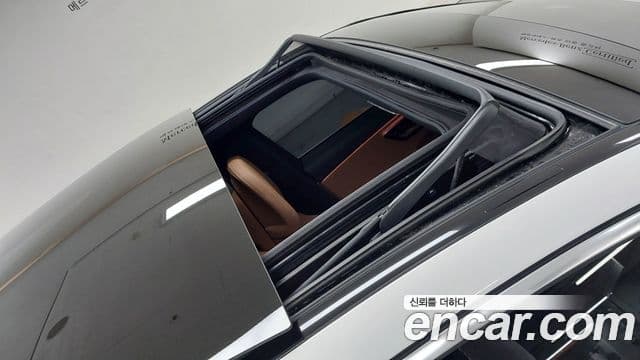 Mercedes-Benz E-Class 2024 — ფოტო 15/17