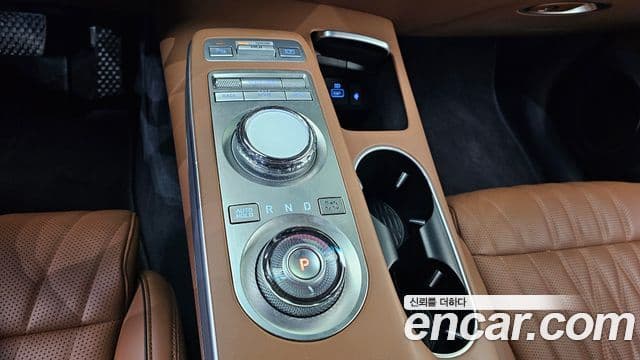 Genesis GV70 2021 — ფოტო 9/20