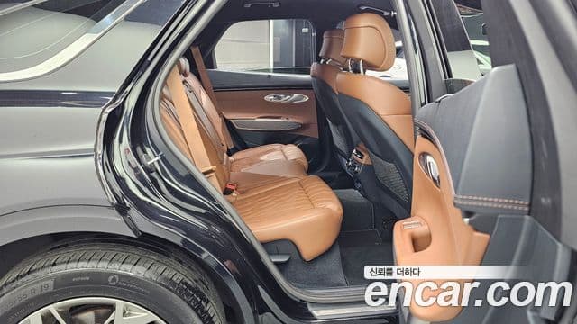 Genesis GV70 2021 — ფოტო 12/20