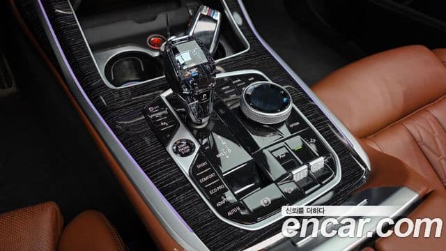BMW X7 2021 — ფოტო 7/20