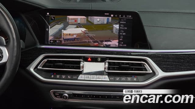 BMW X7 2021 — ფოტო 14/20
