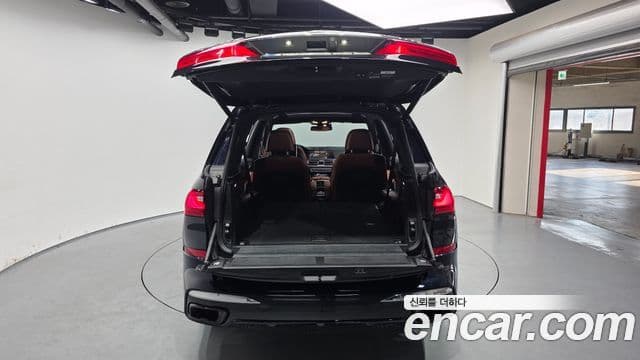 BMW X7 2021 — ფოტო 20/20