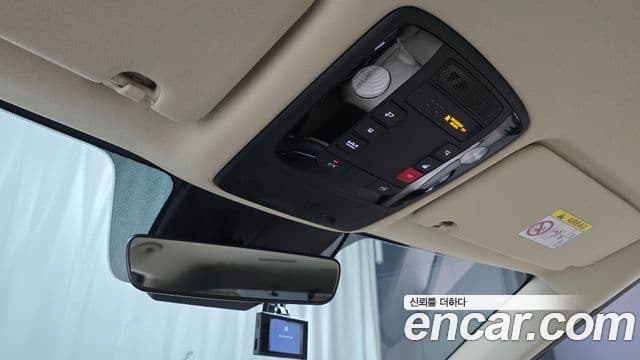 Kia Carnival 2022 — Şəkil 17/20