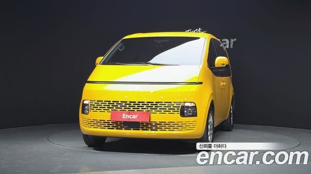 Hyundai Staria 2024 — Photo 25/27