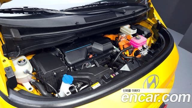 Hyundai Staria 2024 — Photo 23/27