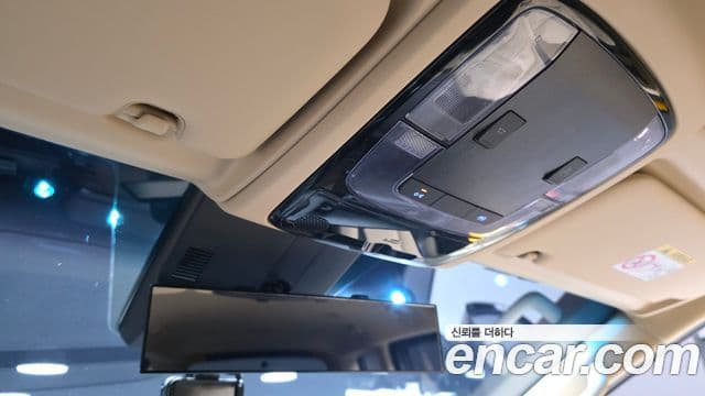 Hyundai Staria 2024 — Photo 15/27
