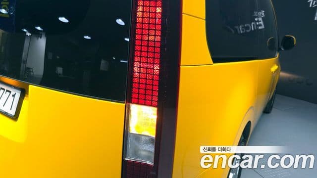 Hyundai Staria 2024 — Photo 2/27