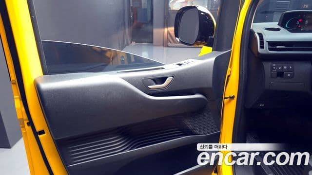 Hyundai Staria 2024 — Photo 12/27