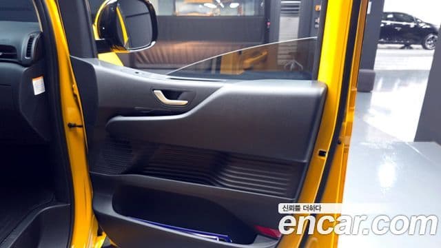 Hyundai Staria 2024 — Photo 5/27