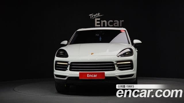 Porsche Cayenne 2019 — Фото 3/20