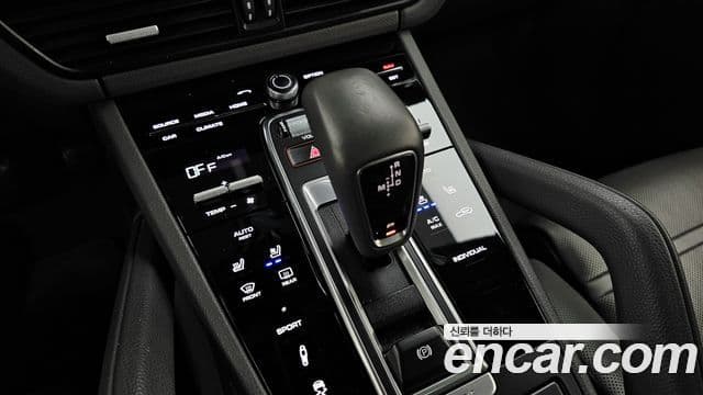 Porsche Cayenne 2019 — Фото 9/20