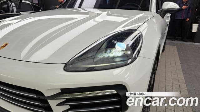 Porsche Cayenne 2019 — Photo 24/32