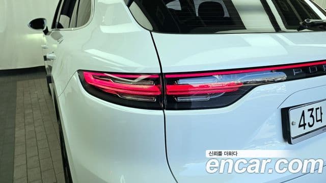 Porsche Cayenne 2019 — Photo 25/32