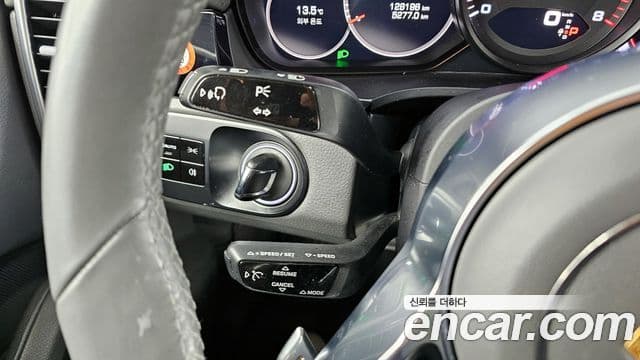 Porsche Cayenne 2019 — Photo 27/32