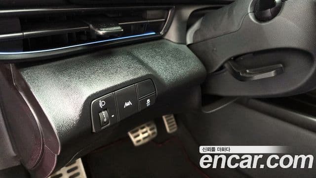 Hyundai The New Avante Hybrid 2022 — Photo 12/20