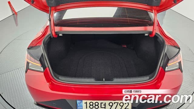 Hyundai The New Avante Hybrid 2022 — Photo 10/20