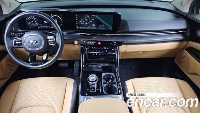 Kia Carnival 2021 — фото 7 из 20