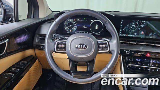 Kia Carnival 2021 — фото 13 из 20