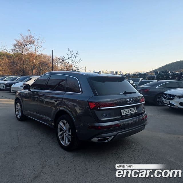 Audi Q7 2022 — ფოტო 12/19