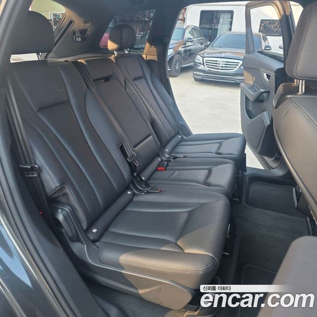 Audi Q7 2022 — ფოტო 3/19