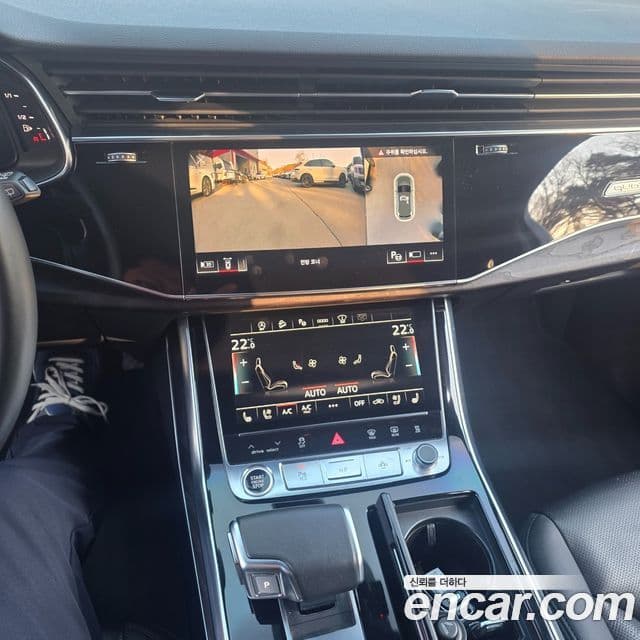 Audi Q7 2022 — ფოტო 18/19