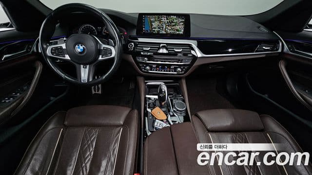 BMW 5 Series 2018 — ფოტო 7/20
