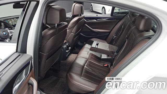 BMW 5 Series 2018 — ფოტო 11/20