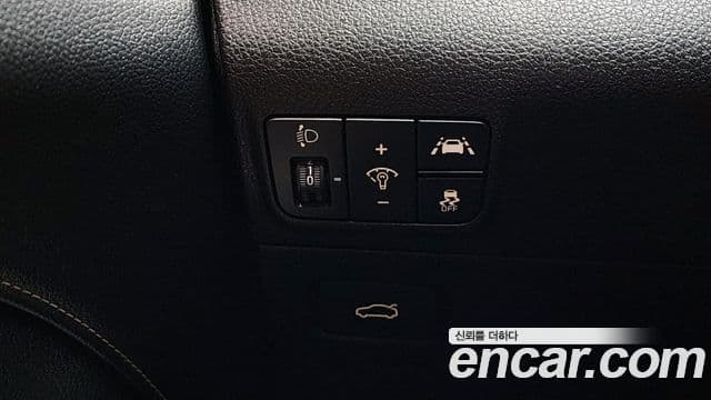 Kia K5 2023 — Photo 5/31