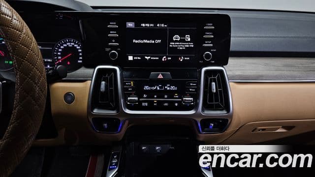 Kia Sorento 2022 — Şəkil 13/20