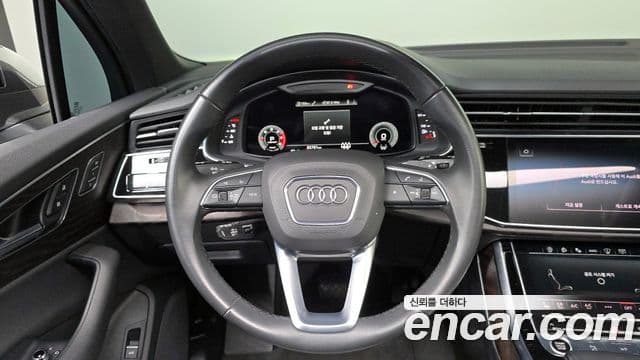 Audi Q7 2021 — Фото 13/20
