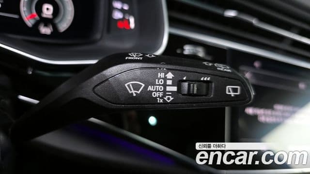 Audi Q7 2021 — Photo 13/31