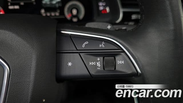 Audi Q7 2021 — Photo 9/31