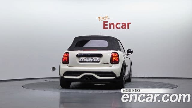 Mini Cooper S Convertible 2022 — ფოტო 4/20