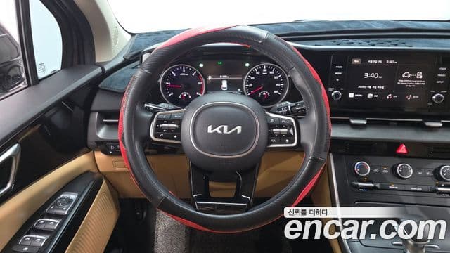 Kia Carnival 2023 — Фото 13/20