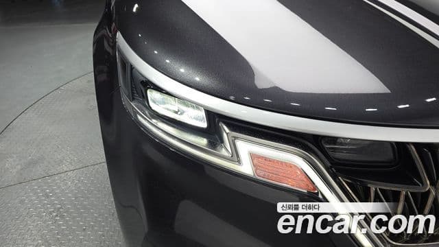 Kia Carnival 2023 — ფოტო 19/30