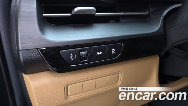 Kia Carnival 2023 — ფოტო 22/30